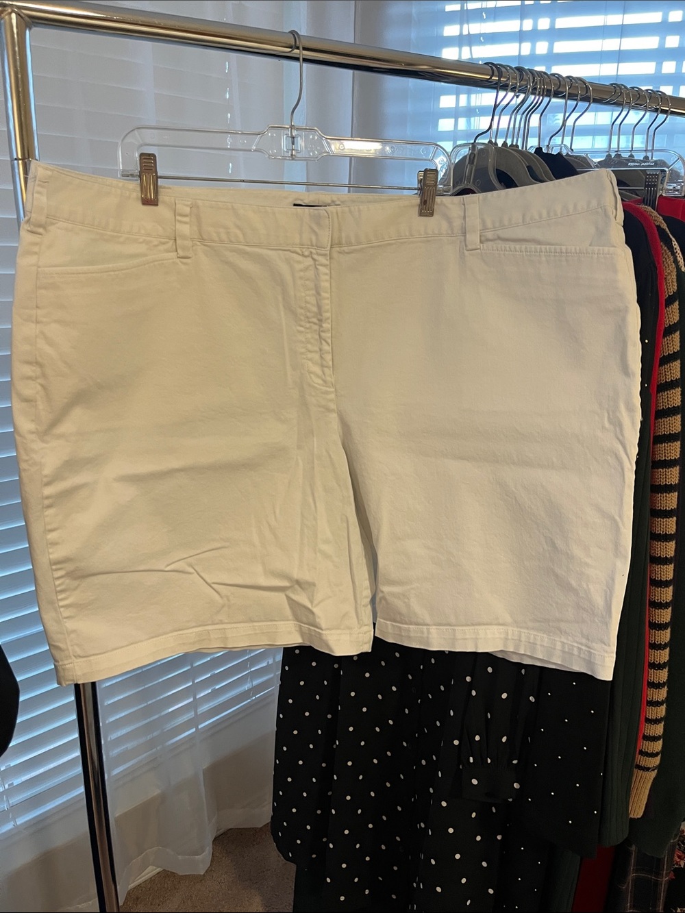Lands' End Women's White Casual Bermuda 9” Shorts Stretch Cotton Blend 26W 26